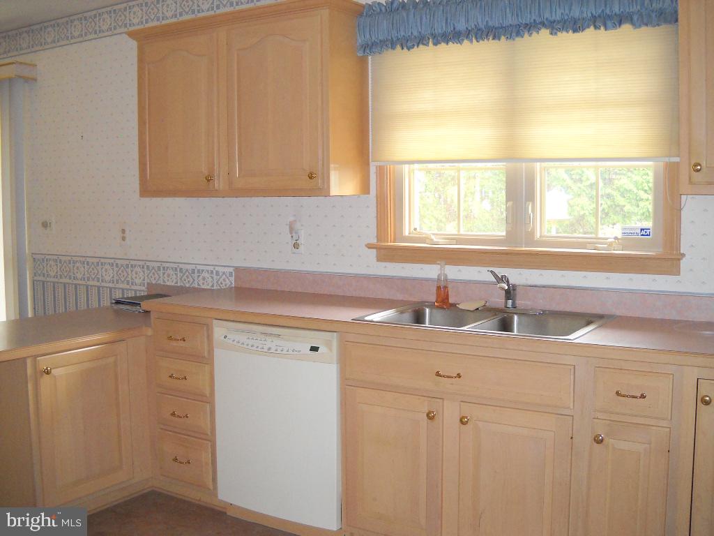 400 East Evergreen Road Lebanon, PA 17042 - Photo 10 of 25 Kitchen