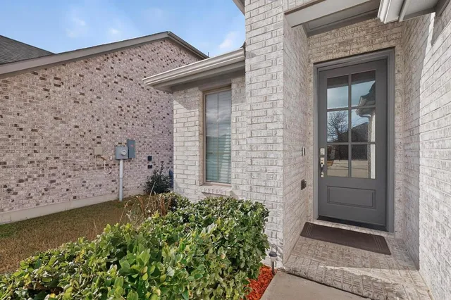 $2,300 | 2319 Kirkstall Way, Forney, TX 75126