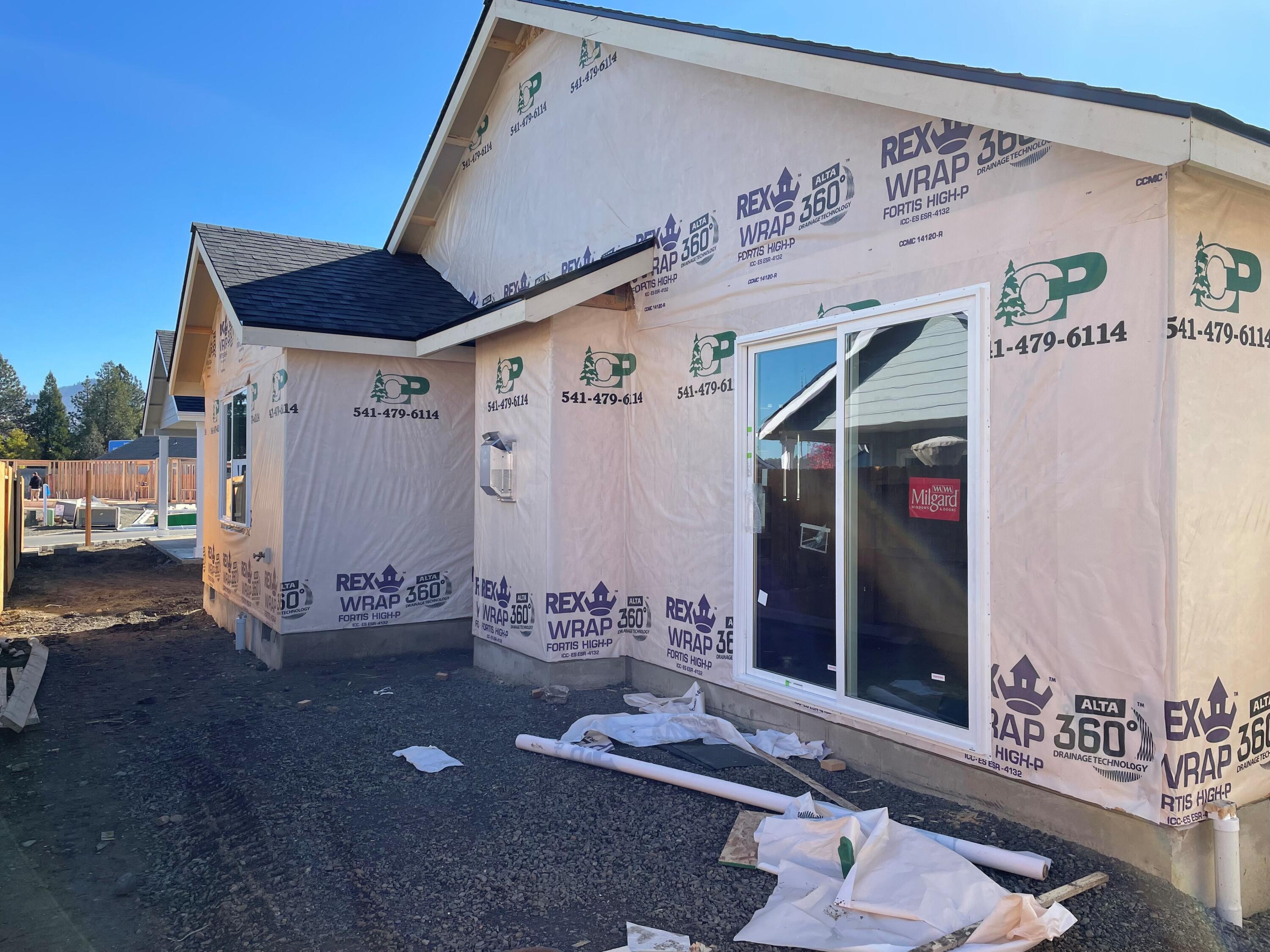 731 Midway Road Medford, OR 97501 - Photo 2 of 3 a view of a garage