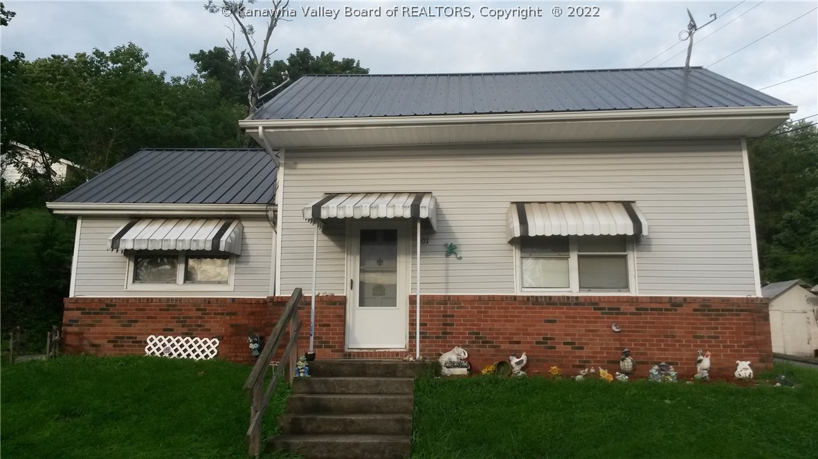 301 7th Street Ripley, WV 25271 - Photo 1 of 12 FRONT