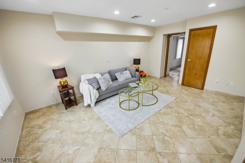 63 Waydell Street Newark, NJ 07105 - Photo 22 of 48