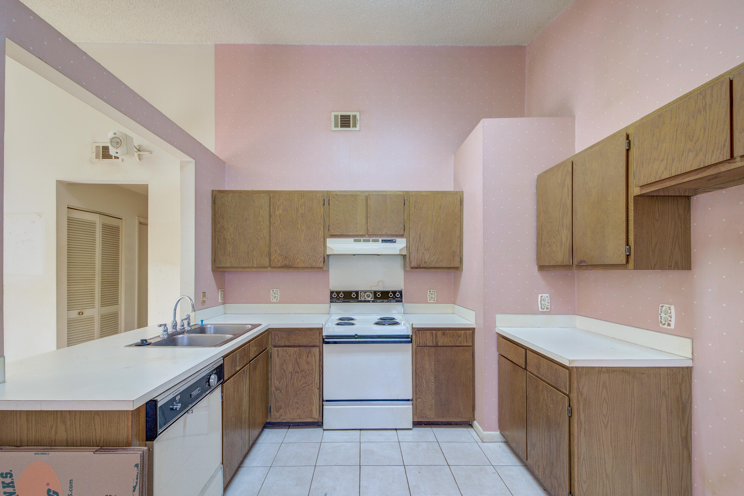 1139 Bellwood Road Charleston, SC 29412 - Photo 6 of 38 Gallery Image 6