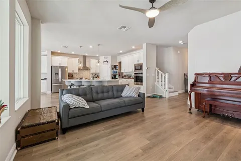 $1,075,000 | 2407 West Carmen Street, Tampa, FL 33609