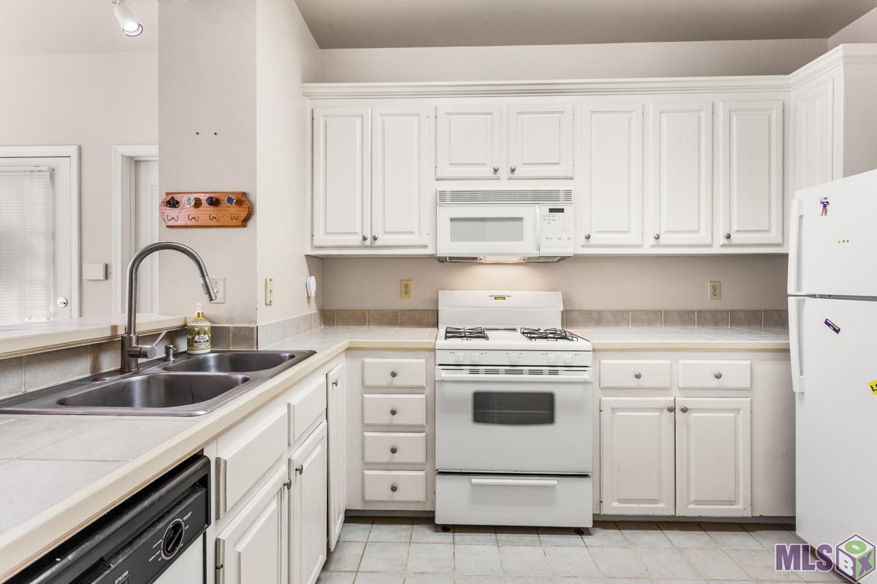 5141 Nicholson Drive, Unit B49 Baton Rouge, LA 70820 - Photo 2 of 12