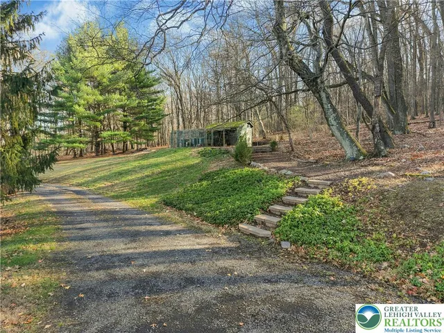 $995,000 | 3980 Lehnenberg Road, Riegelsville, PA 18077