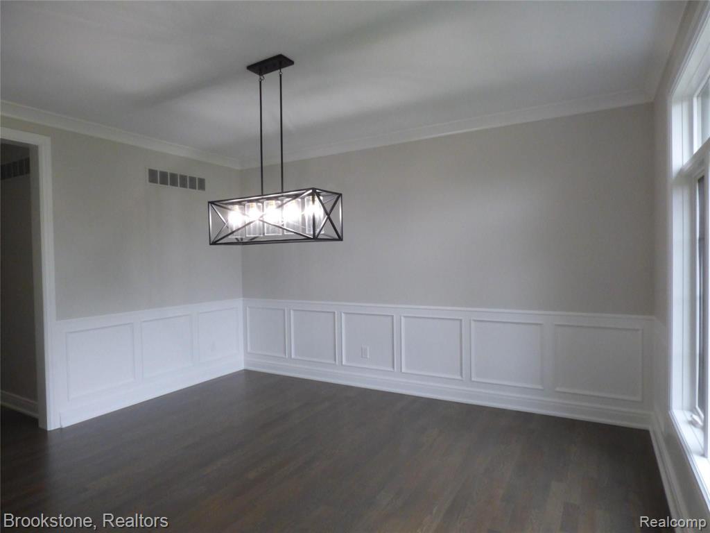 4570 Pickering Road Bloomfield Hills, MI 48301 - Photo 11 of 17