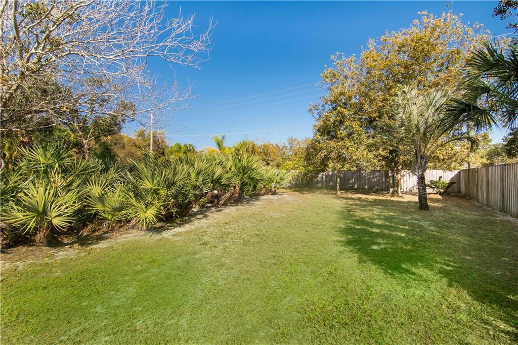 4815 Southeast Manatee Cove Road Stuart, FL 34997 - Photo 13 of 40 Gallery Image 13