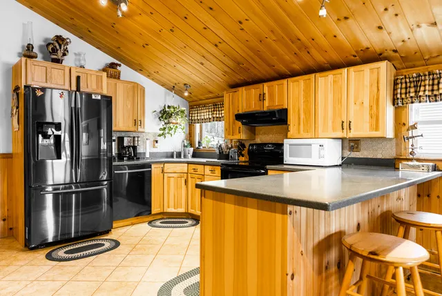 $549,900 | 52 Appalachian Trail, Bucksport, ME 04416