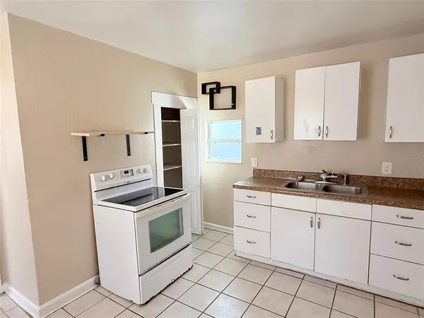 $1,650 | 2609 4th Street South, St. Petersburg, FL 33705