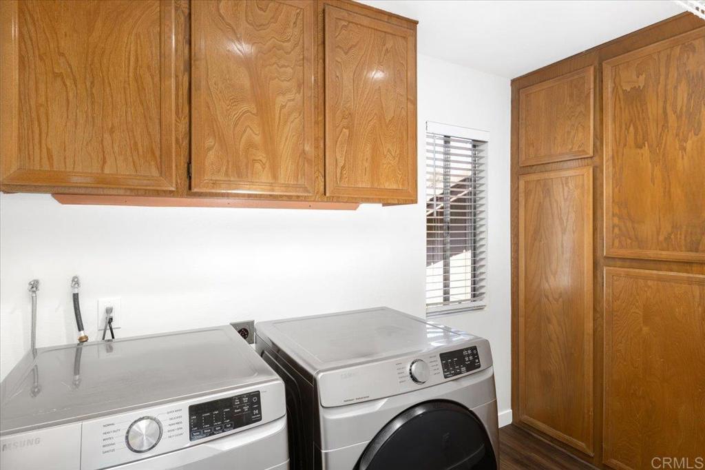 365 Windyridge Glen Escondido, CA 92026 - Photo 7 of 24 a utility room with dryer and washer