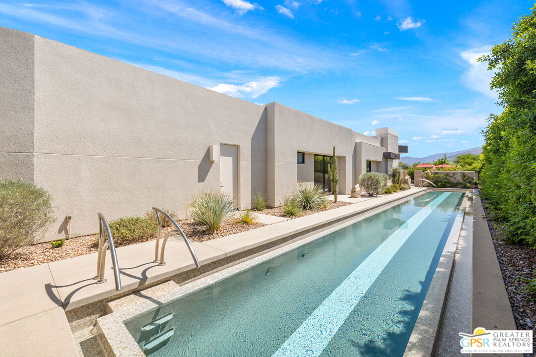 1 Sterling Ridge Drive Rancho Mirage, CA 92270 - Photo 6 of 51 a view of balcony and patio