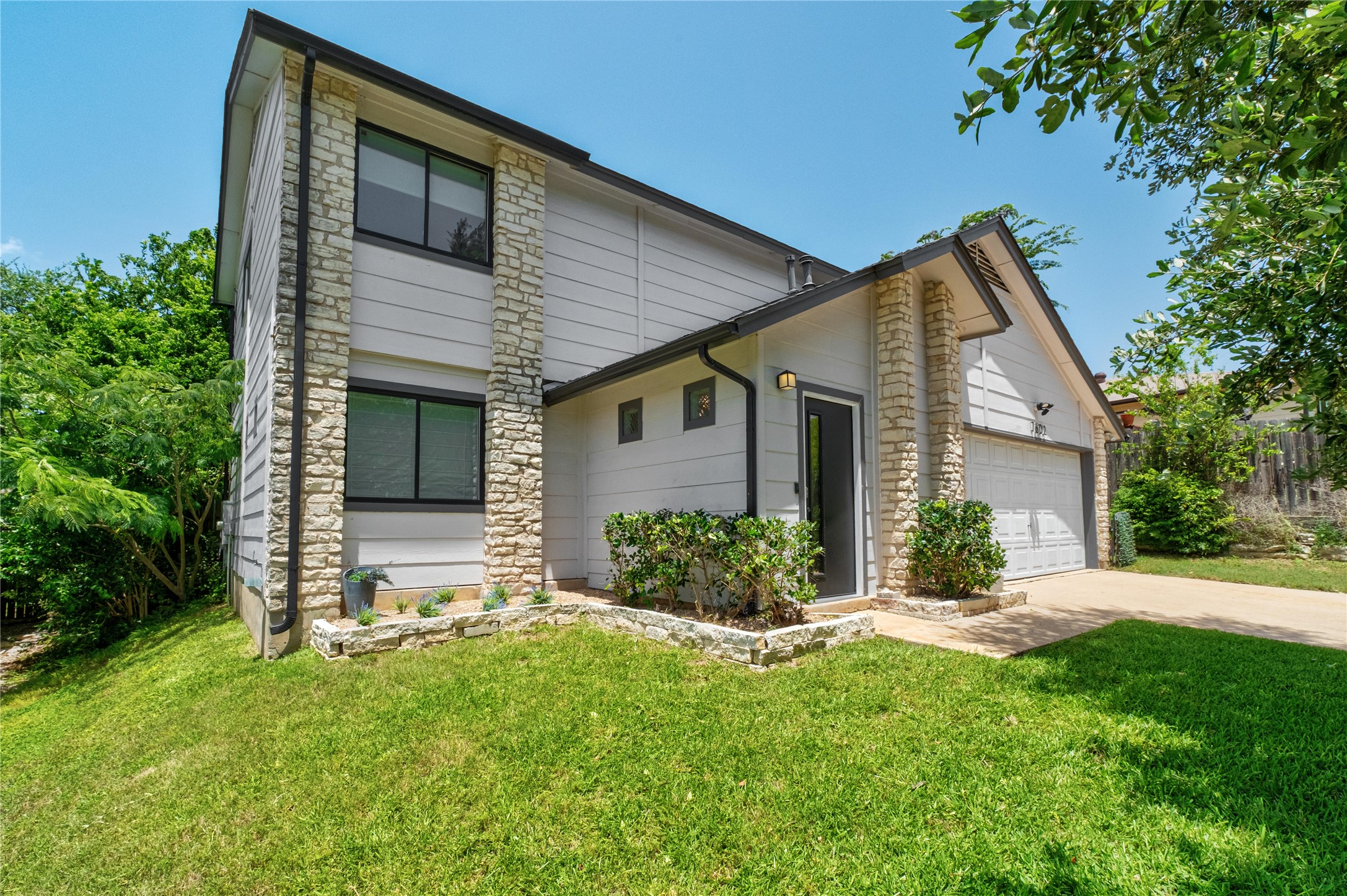 7602 Banpass Lane Austin, TX 78736 - Photo 2 of 32