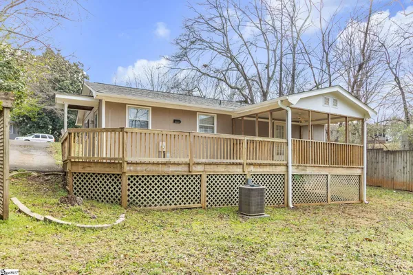 $189,800 | 201 Knighton Drive, Wellford, SC 29385