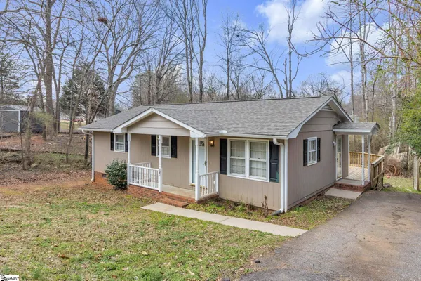 $189,800 | 201 Knighton Drive, Wellford, SC 29385