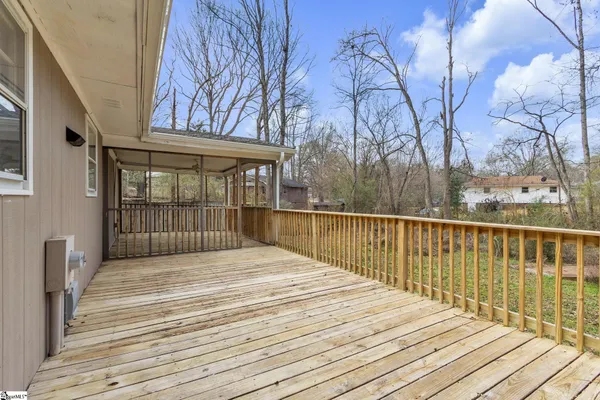 $189,800 | 201 Knighton Drive, Wellford, SC 29385