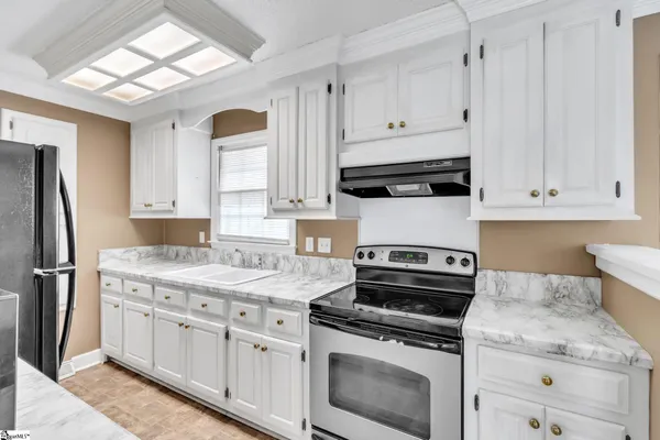 $189,800 | 201 Knighton Drive, Wellford, SC 29385