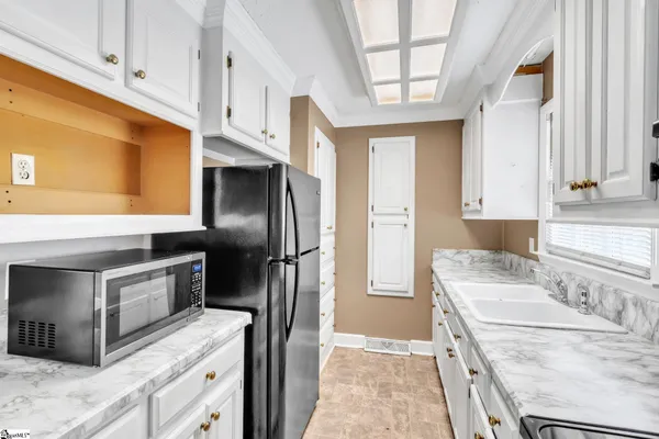 $189,800 | 201 Knighton Drive, Wellford, SC 29385