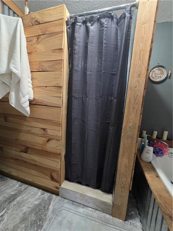 176 Runyon Loop Cedartown, GA 30125 - Photo 15 of 20 a view of walk in closet