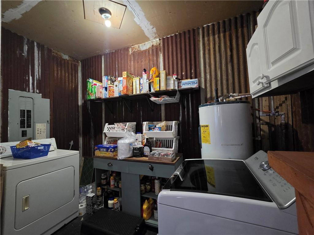 176 Runyon Loop Cedartown, GA 30125 - Photo 17 of 20 a room with furniture and a flat screen tv