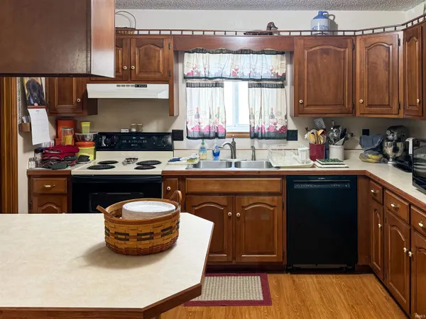 $272,000 | 261 West Country Road 800, Hazleton, IN 47640
