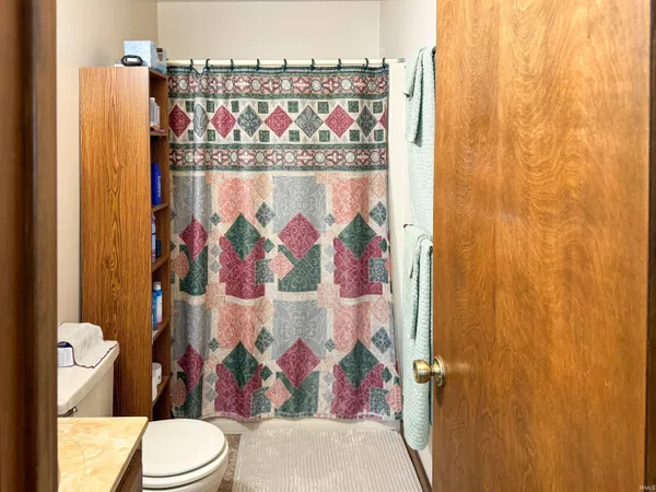 $272,000 | 261 West Country Road 800, Hazleton, IN 47640