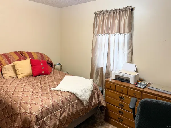 $272,000 | 261 West Country Road 800, Hazleton, IN 47640