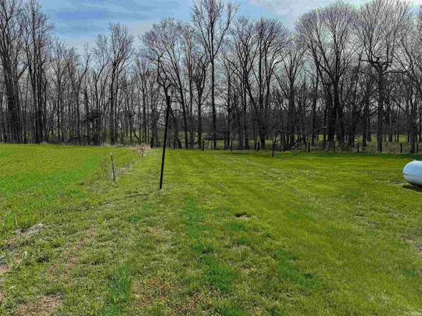 $275,000 | 261 West Country Road 800, Hazleton, IN 47640