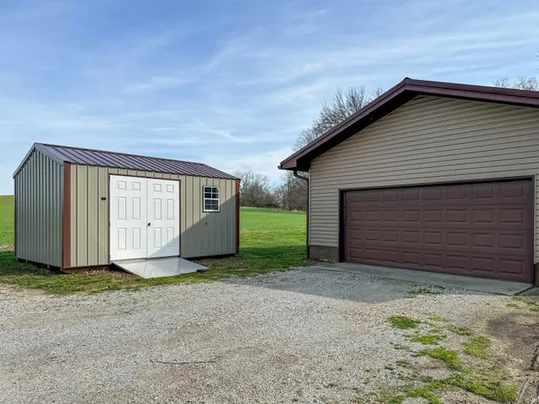 $272,000 | 261 West Country Road 800, Hazleton, IN 47640