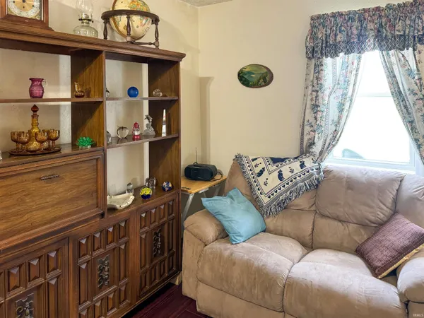 $272,000 | 261 West Country Road 800, Hazleton, IN 47640