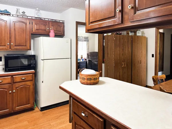 $272,000 | 261 West Country Road 800, Hazleton, IN 47640