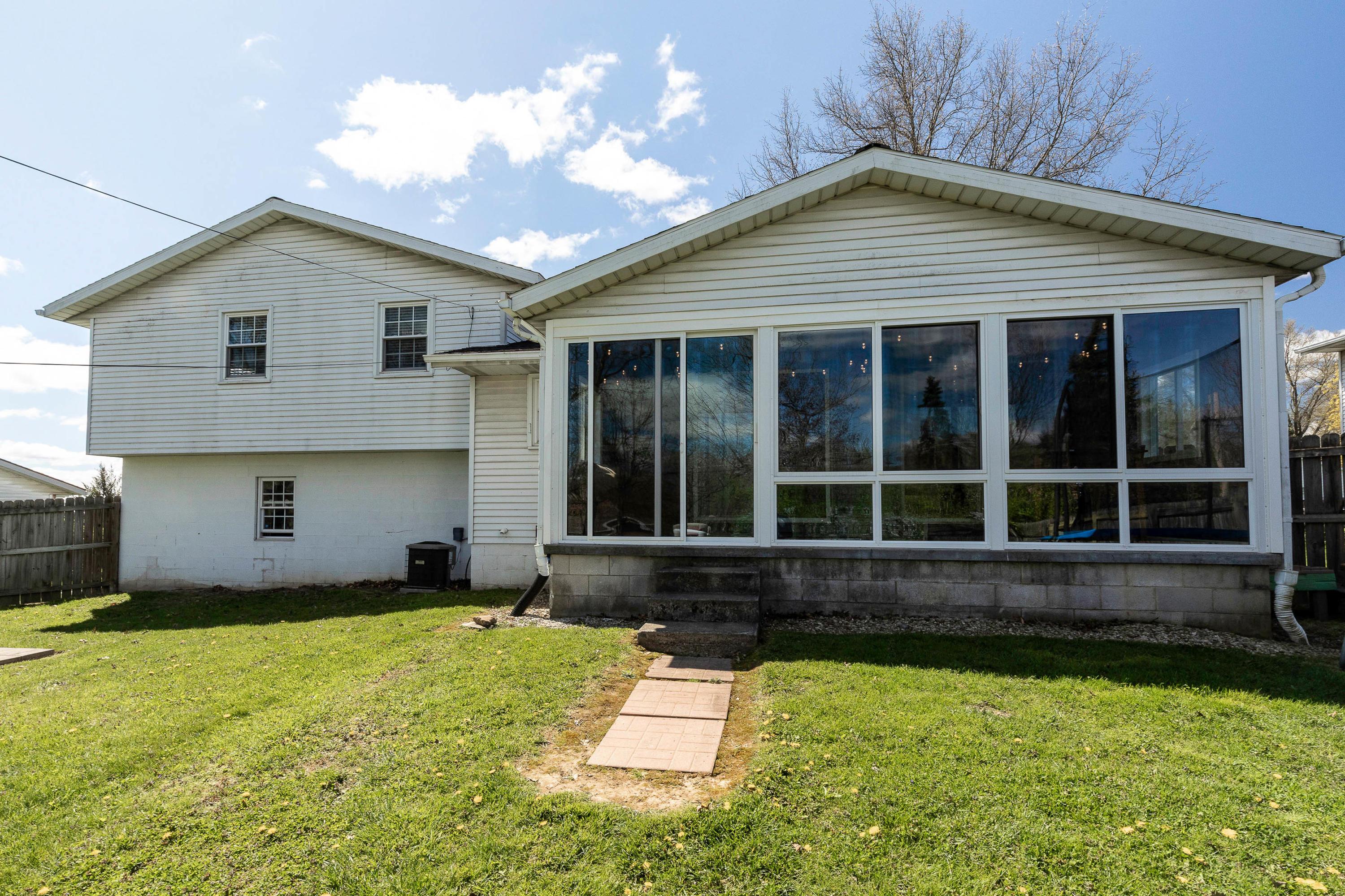 424 Clearview Road Mansfield, OH 44907 - Photo 6 of 37 Gallery Image 6