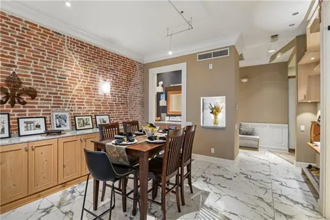 $1,000,000 | 600 Port Of New Orleans Place, Unit 6H, New Orleans, LA 70130