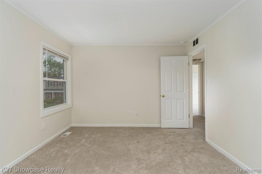 1141 Marquette Court Rochester Hills, MI 48307 - Photo 15 of 34