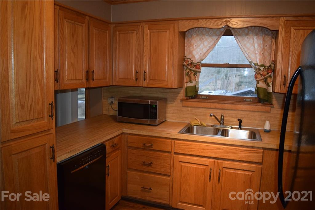 99 Jaffe Road Rosman, NC 28772 - Photo 5 of 15 Gallery Image 5