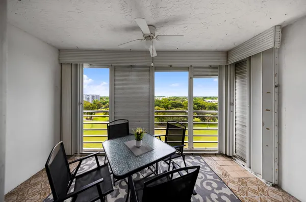 $2,300 | 575 Oaks Lane, Unit 1009, Pompano Beach, FL 33069
