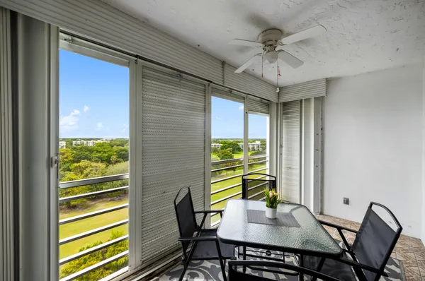 $2,300 | 575 Oaks Lane, Unit 1009, Pompano Beach, FL 33069