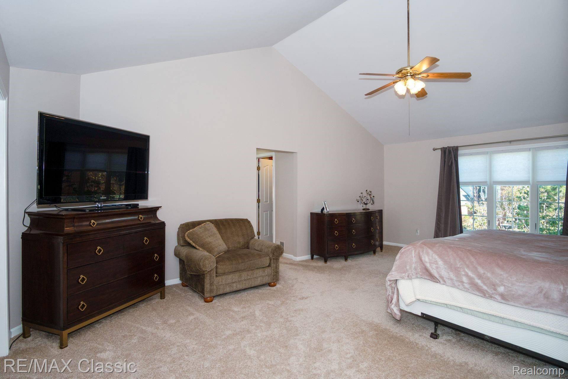 47886 Pavillon Road Canton, MI 48188 - Photo 18 of 31 18.jpg