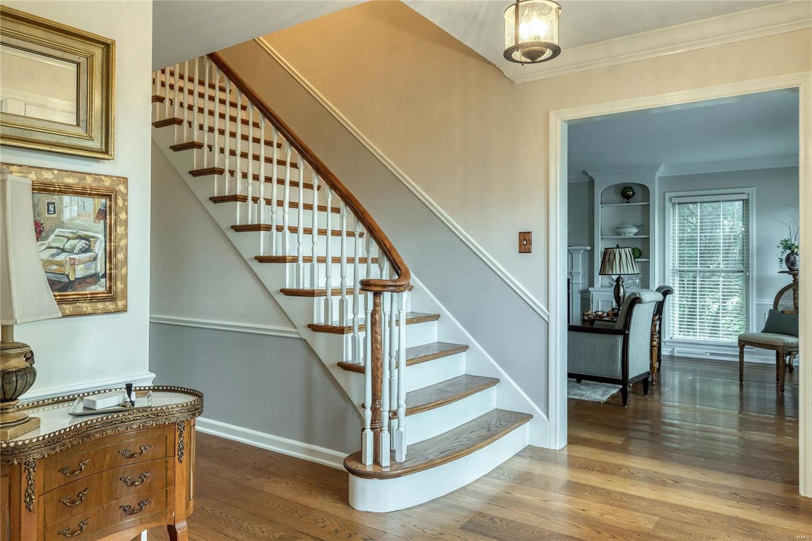 18 Forest Hills Ridge Chesterfield, MO 63005 - Photo 3 of 44 Gallery Image 3
