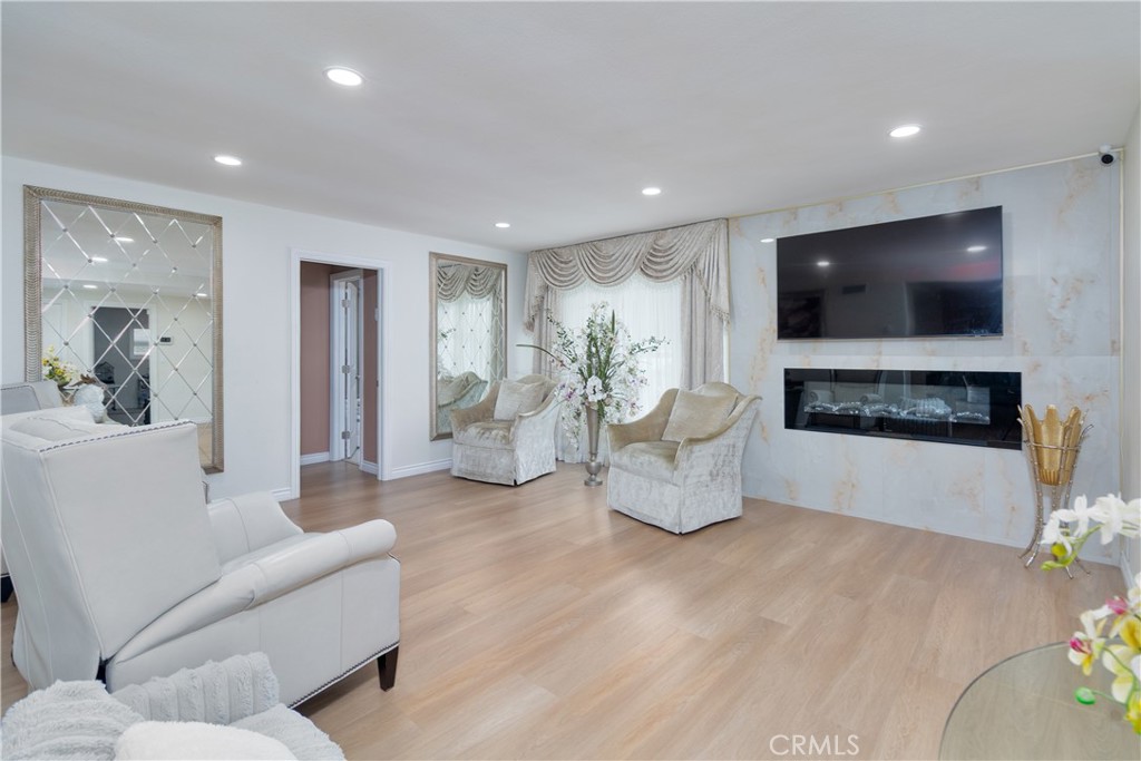 3415 Nutmeg Circle Riverside, CA 92503 - Photo 6 of 39