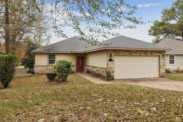 $650,000 | 184 Oak Hills Drive, Mabank, TX 75156