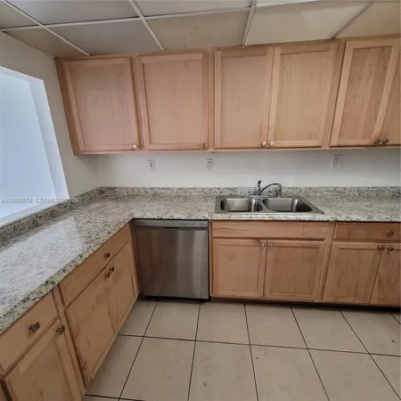 $2,185 | 10090 Northwest 80th Court, Unit 1202, Hialeah Gardens, FL 33016