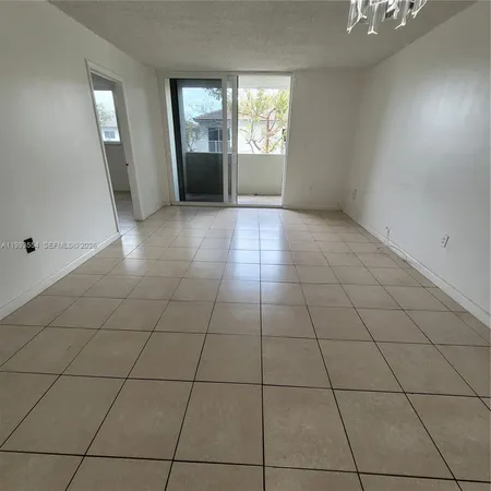 $2,175 | 10090 Northwest 80th Court, Unit 1202, Hialeah Gardens, FL 33016