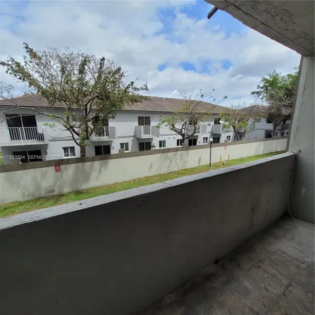 $2,175 | 10090 Northwest 80th Court, Unit 1202, Hialeah Gardens, FL 33016