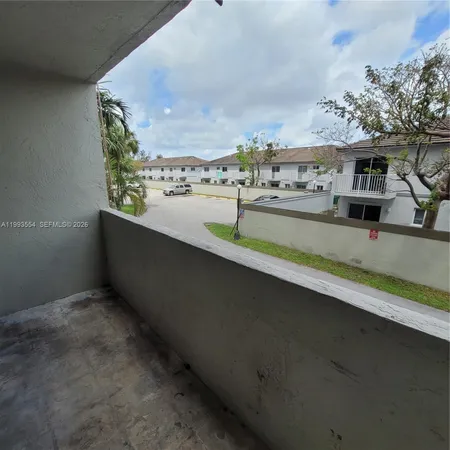 $2,175 | 10090 Northwest 80th Court, Unit 1202, Hialeah Gardens, FL 33016