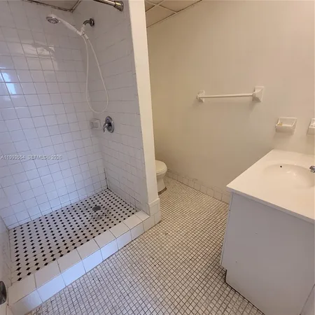 $2,175 | 10090 Northwest 80th Court, Unit 1202, Hialeah Gardens, FL 33016