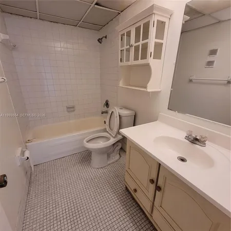 $2,175 | 10090 Northwest 80th Court, Unit 1202, Hialeah Gardens, FL 33016