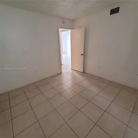 $2,175 | 10090 Northwest 80th Court, Unit 1202, Hialeah Gardens, FL 33016