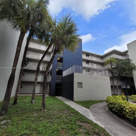 $2,175 | 10090 Northwest 80th Court, Unit 1202, Hialeah Gardens, FL 33016