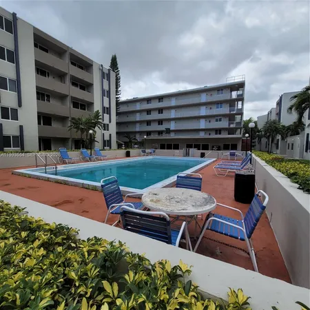 $2,175 | 10090 Northwest 80th Court, Unit 1202, Hialeah Gardens, FL 33016