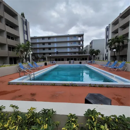 $2,175 | 10090 Northwest 80th Court, Unit 1202, Hialeah Gardens, FL 33016